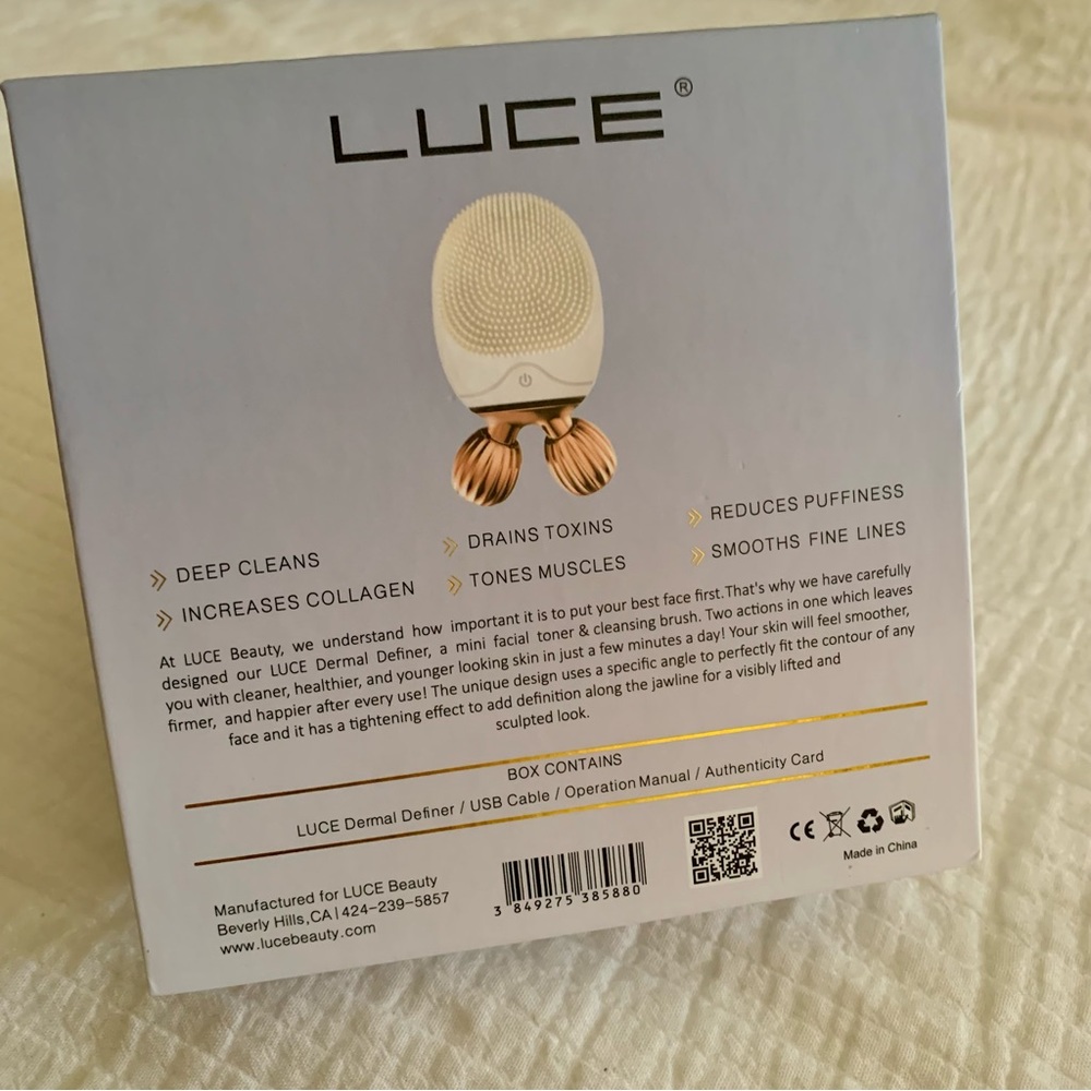 LUCE Dermal Definer Anti-Aging Facial Roller + Cleansing Brush - Picture 6 of 8